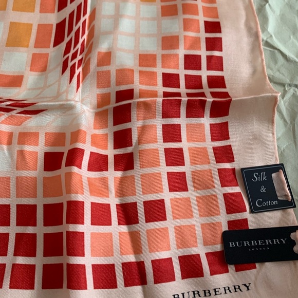 Burberry Pink and Red Silk Scarf brandnew - Picture 7 of 15